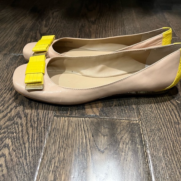Arturo Chiang Flats, Vintage Style, Leather Yellow And Beige, Size 9. - Picture 3 of 7